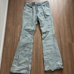 GU デニムパンツ フレア ブーツカット Sのサムネイル