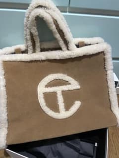 ⭐︎値下げ中⭐︎UGG テルファーコラボ ムートントート - メルカリ