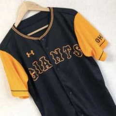 【新品・未使用】UNDER ARMOUR 読売ジャイアンツ ユニフォームのサムネイル