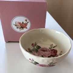薔薇柄茶碗のサムネイル