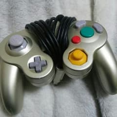 激安！ゲームキューブコントローラーのサムネイル