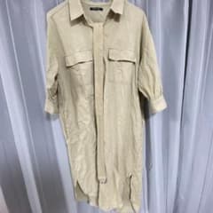 ベージュ ワンピースのサムネイル