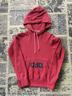 PLAY COMME des GARCONS パーカー レッド S