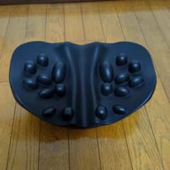 正規品　美品　説明書あり　RAKUNA（ラクナ） 肩甲骨はがしピロー　 ブラックのサムネイル