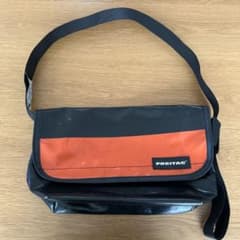 FREITAG メッセンジャーバッグ 黒/オレンジのサムネイル