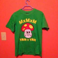 緑色キノコ Tシャツのサムネイル