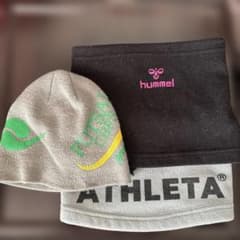 ATHLETA hummel ネックウォーマー 、ダウポンチニット帽 3点セットのサムネイル