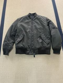 ユニクロ　MA-1スタイル オリーブ　サイズMのサムネイル