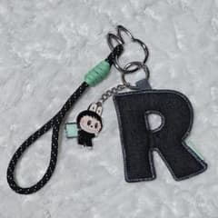 ラブブ PIN FOR LOVE イニシャル アルファベット キーリング R - メルカリ