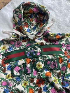 GUCCI フラワープリント フード付きスウェット - メルカリ