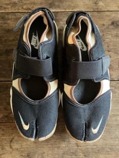 本日値下げ　NIKE AIR RIFT ナイキ エア リフト オフノワールのサムネイル