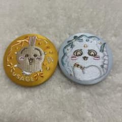 うさぎ、あのこ　刺繍缶バッジ２個セットのサムネイル