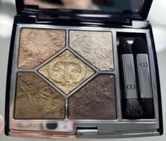 【クリスマスコフレ】DIOR サンククルールクチュール　549 ゴールデンスノーのサムネイル