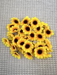 人工花 ひまわり 花パーツ 約30個セット 黄色 撮影小物 ハンドメイド素材のサムネイル