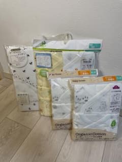 新生児肌着セット　女の子用のサムネイル