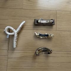 ヘアアクセサリー 4点セット まとめ売りのサムネイル