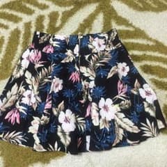 ミニスカートのサムネイル