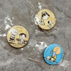 【新品未開封】くら寿司 PEANUTS スヌーピー コラボ 缶バッチ3個セットのサムネイル