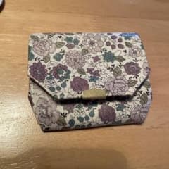 花柄コンパクト財布のサムネイル