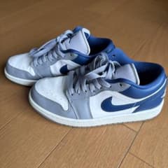 NIKE AIR JORDAN 1 LOW ブルー ホワイトのサムネイル