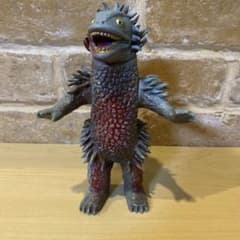 【レトロ】ゲスラ 怪獣 フィギュア レトロ】ゲスラ 怪獣 フィギュア - メルカリ