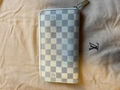 【特別セール中】LOUIS VUITTON ジッピー・ウォレットのサムネイル