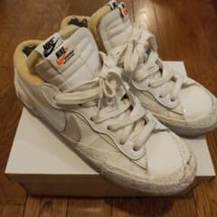 最終値下げ！Nike sacai ホワイト ローカットスニーカーのサムネイル