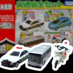 【大量まとめ売り】ミニカー トミカ・カーズ含む80台以上 はたらく車・パトカー 最終値下げです カーズ はたらく車など トミカ 35台 まとめ売り