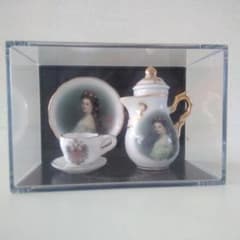 REUTTER PORZELLAN GERMANY 急須と靴 置物 2点セット Reutter Porzellan ミニチュア ティーセット 陶器製 ドイツ製 - メルカリ