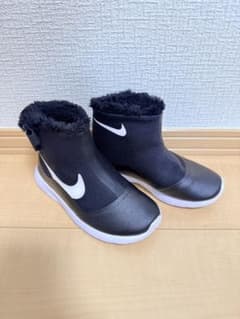 NIKE キッズ ブーツ ブラック ボアのサムネイル