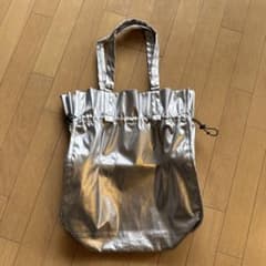 新品未使用】ワイズフォーリビング シルバートートバッグ - メルカリ