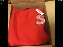 supremeのサムネイル