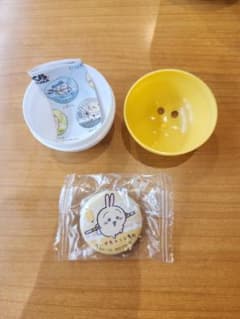 ビッくらポン ちいかわ うさぎ缶バッジのサムネイル