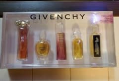 GIVENCHYのサムネイル