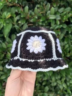 ハンドメイド かぎ針編み デイジー柄 キッズ帽子のサムネイル