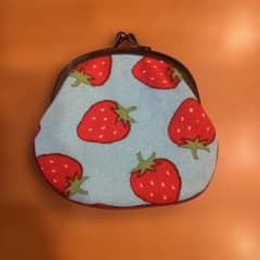 いちご柄 がま口 財布のサムネイル