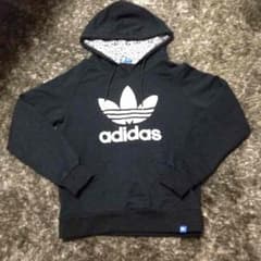 adidas パーカーのサムネイル