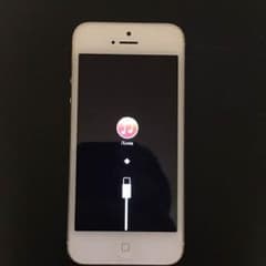 iPhone5 16GB シルバー 美品！ ジャンクのサムネイル