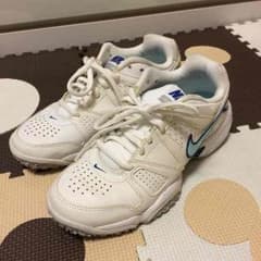 ナイキ スニーカー テニスシューズのサムネイル