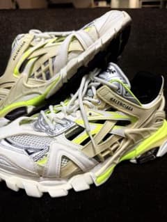 balenciaga track 2のサムネイル