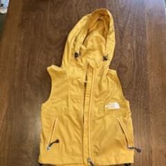 THE NORTH FACE フード付きベスト 110のサムネイル