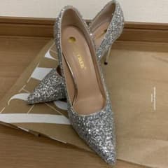 シルバーラメパンプスのサムネイル