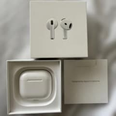 Apple AirPods 4 本体 充電ケース付きのサムネイル