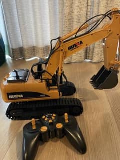 HUINA ラジコンショベルカーのサムネイル