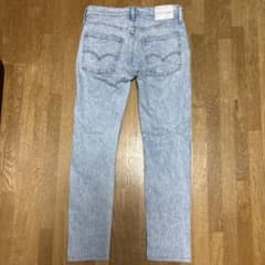 美品Levi'sライトブルースリムフィットデニム　ウォッシュ　W29 L32のサムネイル