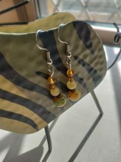 ハンドメイド カラフルビーズ ドロップピアスのサムネイル