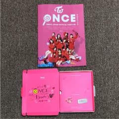ヒデさん専用TWICEのピンバッチと会報誌のサムネイル