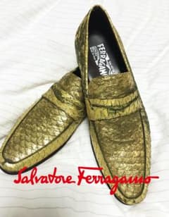 ❤︎イタリーで買ったコンサバではない、エロい！「サルヴァトーレ・フェラガモ」の靴のサムネイル
