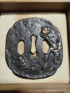 希少鉄地大鍔鐔(羽州庄内之住正阿弥清成作獅子舞の図) 鈴木清成箱付き