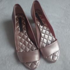 Melissa open-toe pumps, US size 5 (22.5cm, 23cm), made of resin.